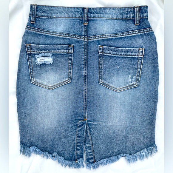 Sexy, ripped mini denim skirt- size small - Picture 3 of 3